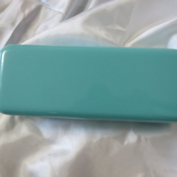 Tiffany & Co. and Kate Spade hard shell eyeglass cases - Picture 4 of 11